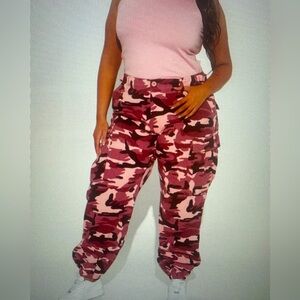 NWT 3x pink camo pants